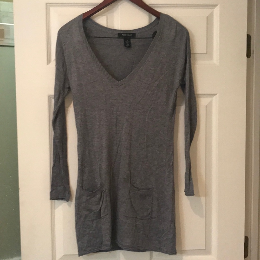 WHBM tunic v-neck sweater